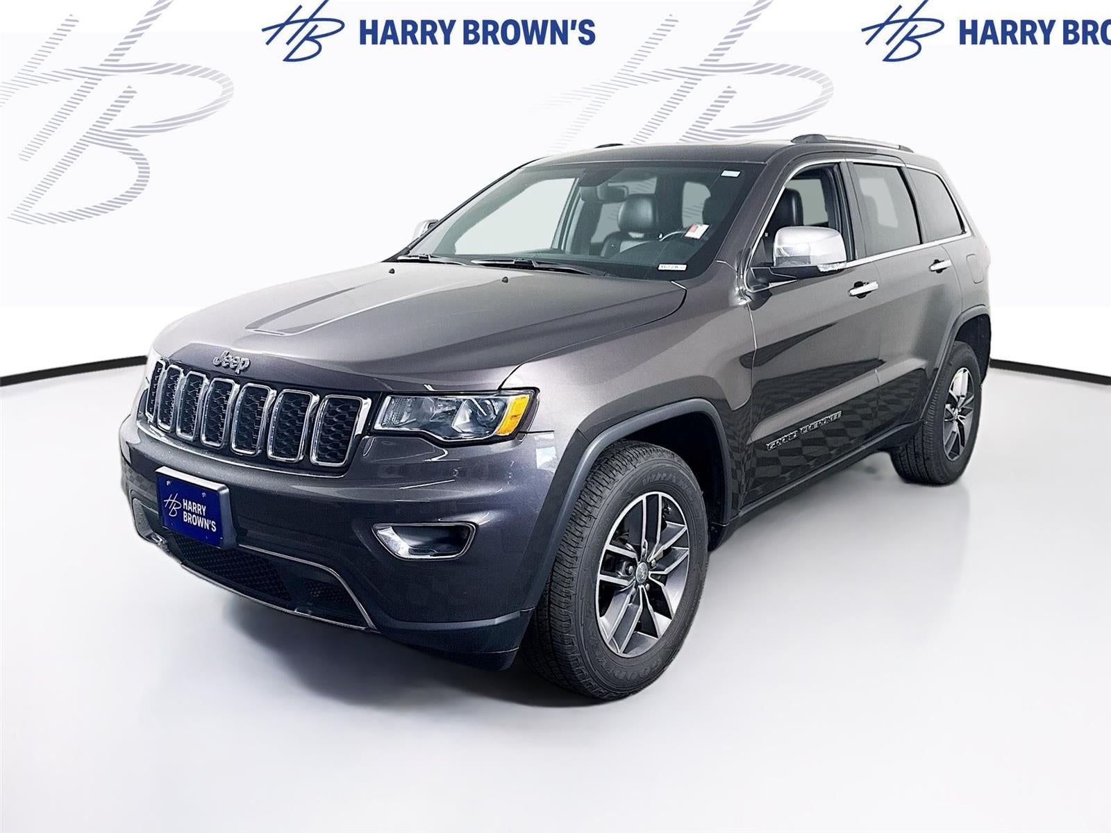 2018 Jeep Grand Cherokee Limited in Gray — front three-quarter view