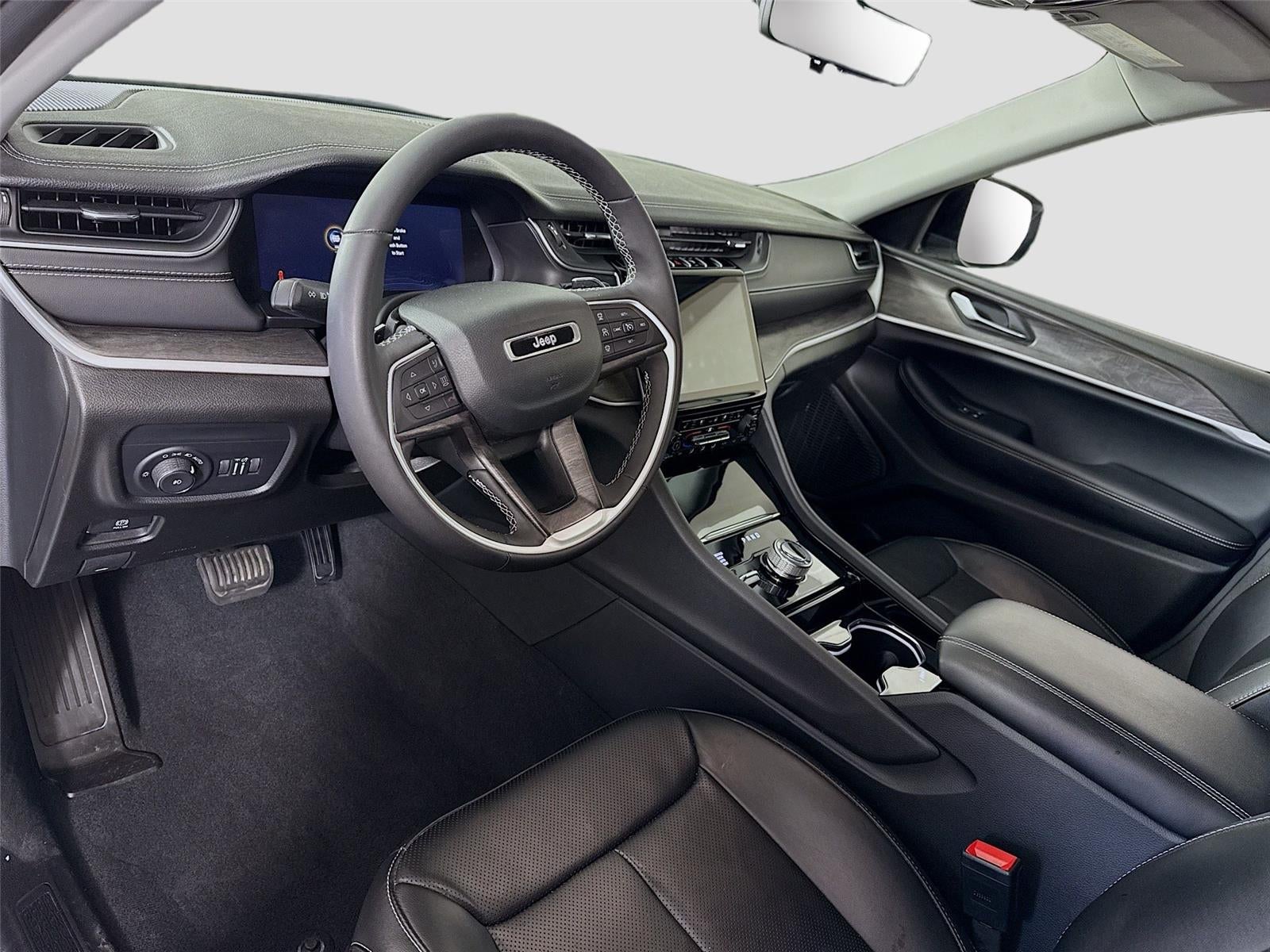 2023 Jeep Grand Cherokee — rear three-quarter view